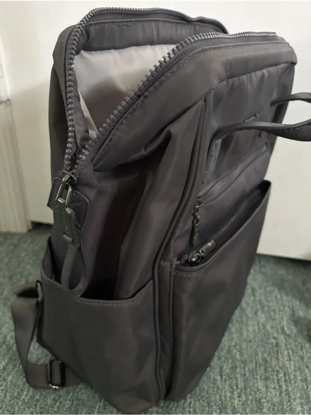 Baggallini Soho Laptop Travel Backpack Gray Lightweight Nylon RFID